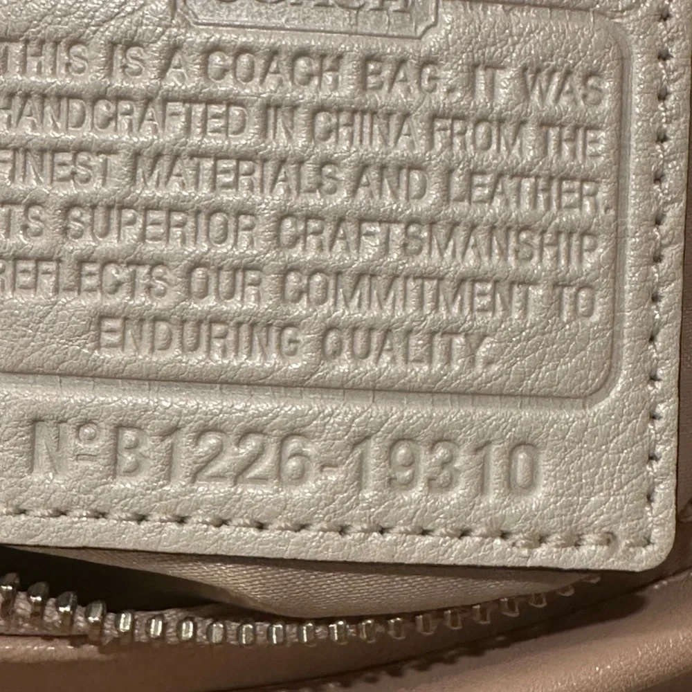*NWOT* Coach Pink and White Shoulder Bag - Picture 7 of 11